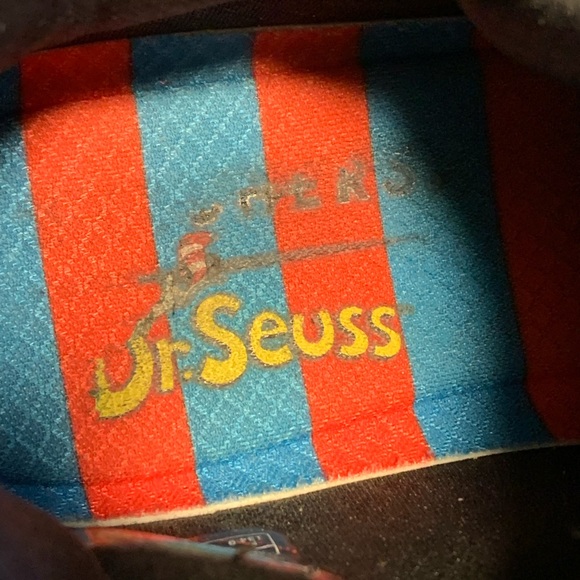 Women’s size 10 Skechers Dr Suess Sneakers - Picture 9 of 16